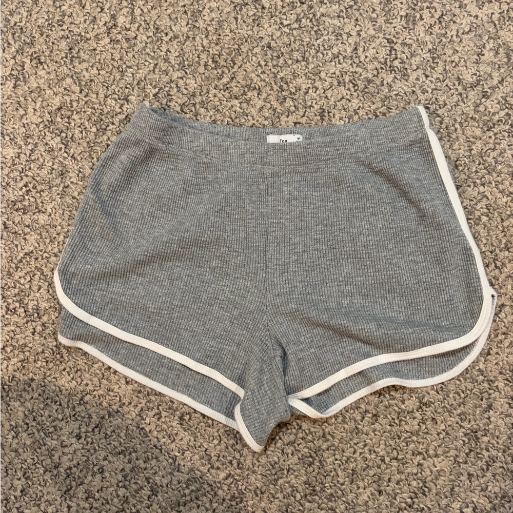 Aritzia TNA Heather Gray Ribbed Lounge Shorts with White Trim